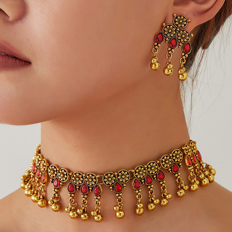 Vintage Gold Jewerly Set with stone