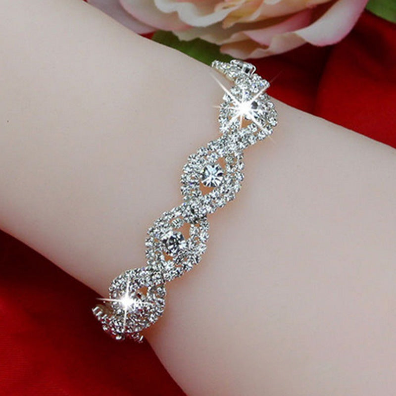 Crystal Link Bracelet with Intertwined Pattern Design