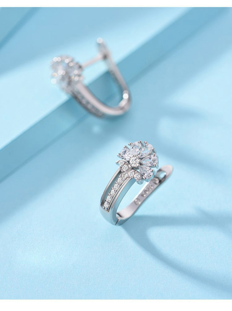 Sparkling Floral Crystal Earrings with Elegant Pavé Detailing