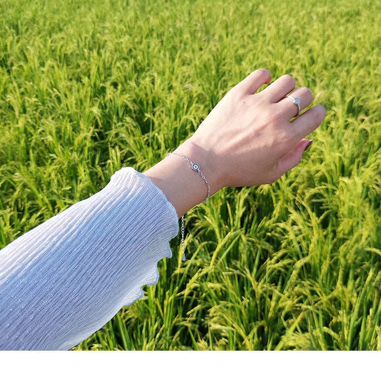 Delicate Chain Bracelet with Circular Symbol Detail