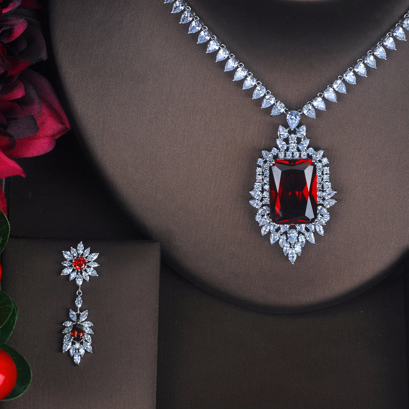 Luxury Crystal Jewelry Set with Radiant Gemstone Centerpiece