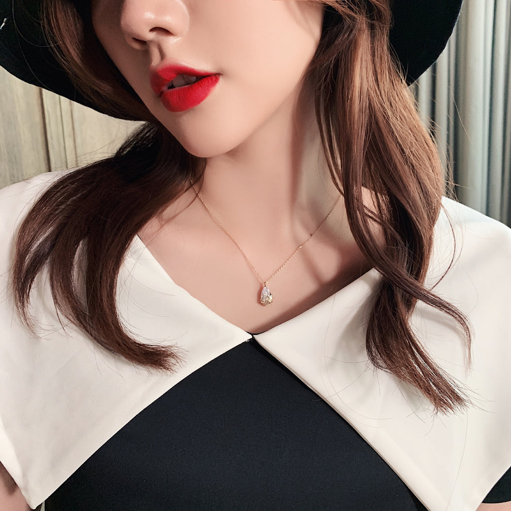 Vintage Teardrop Crystal Necklace