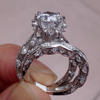 Vintage-Inspired Round Cut Engagement Ring – Pavé Diamond Band