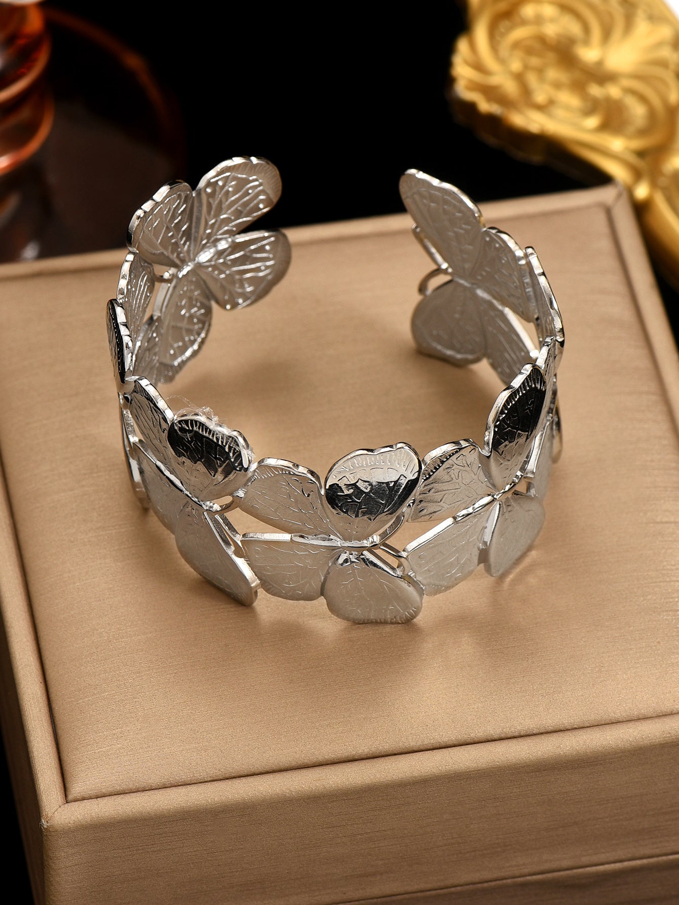Floral Link Bracelet with Sculpted Petal Design
