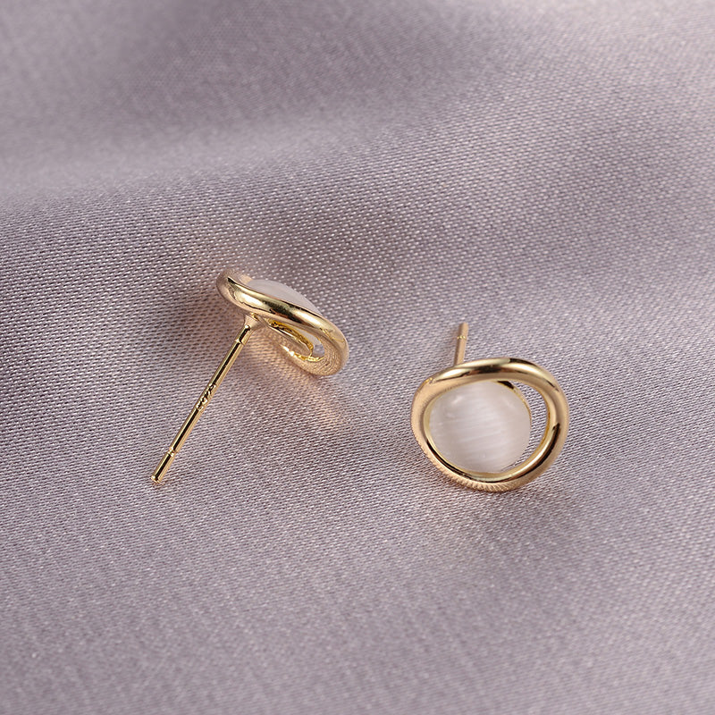 Elegant Gold Circle Stud Earrings