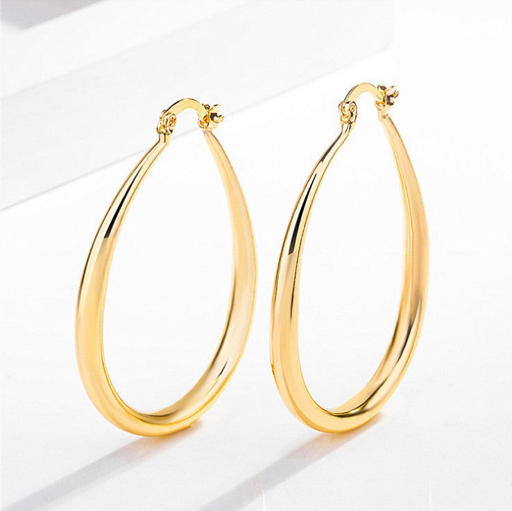 Classic Polished Hoop Earrings with Sleek Tapered Design