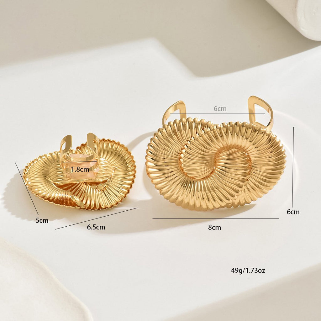 Sculptural Spiral Cuff jewelry set with Radiant Texture