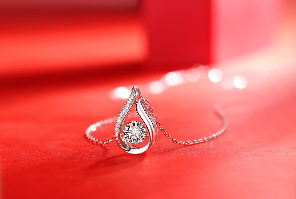 Dynamic Teardrop Diamond Pendant Necklace