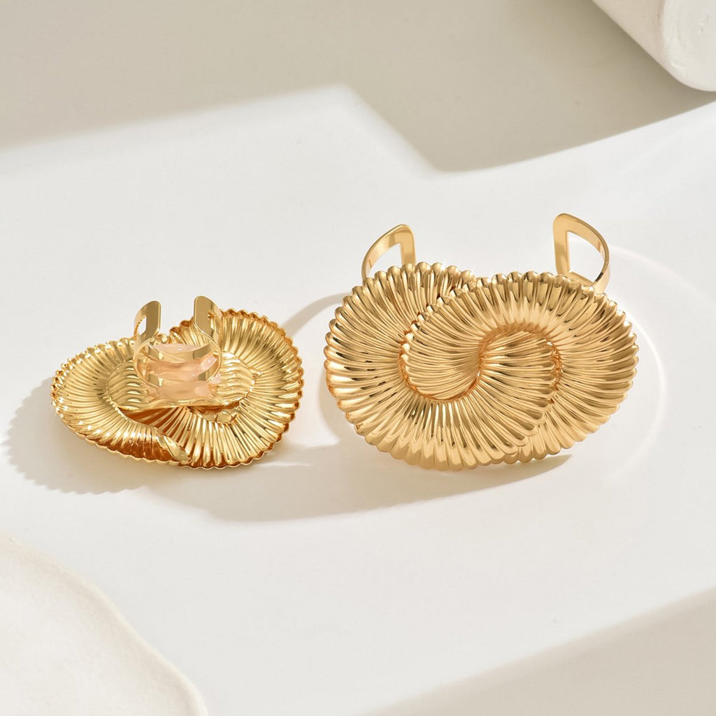 Sculptural Spiral Cuff jewelry set with Radiant Texture