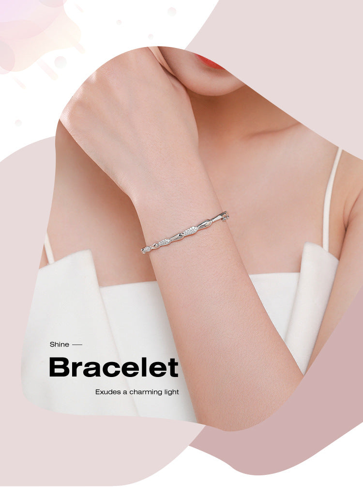 Delicate Link Bracelet with Subtle Textured Detail