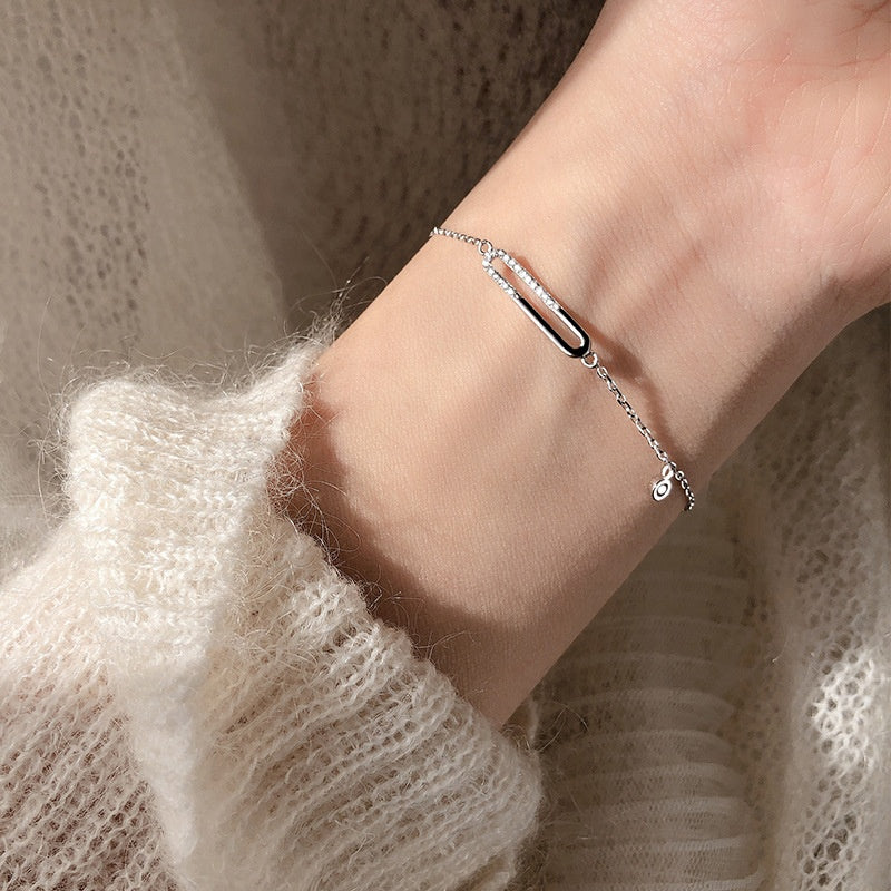 Minimal Chain Bracelet with Geometric Accent Detail