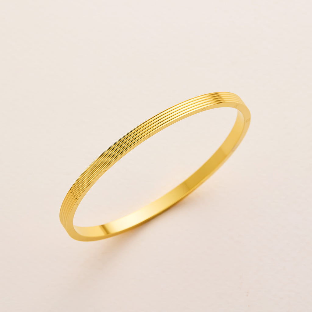 Slim Textured Bangle Bracelet with Minimal Line Detail