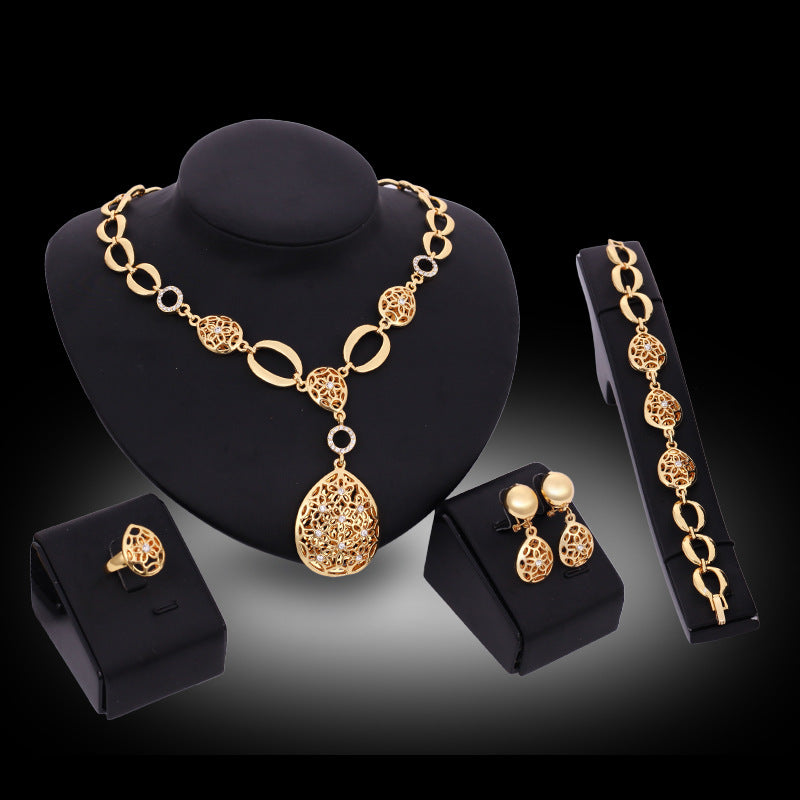 Elegant Gold Filigree Jewelry Set