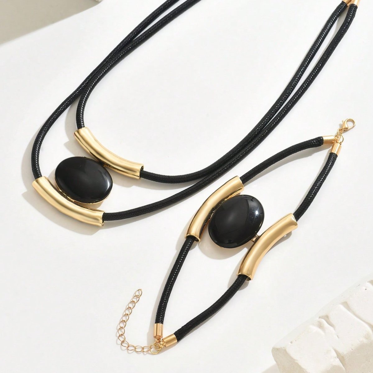 Modern Collar jewelry Set with Sculptural Accents