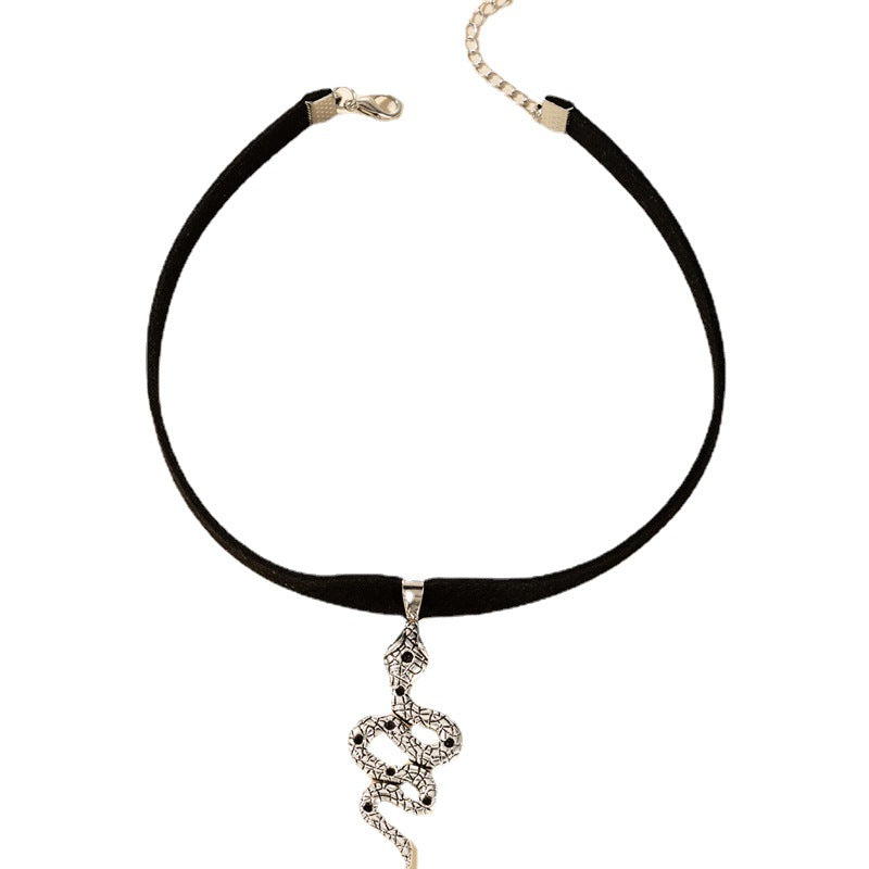 Gothic Snake Pendant Velvet Choker Necklace