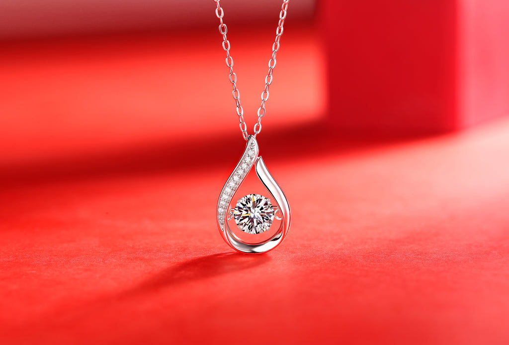 Dynamic Teardrop Diamond Pendant Necklace