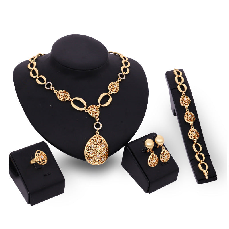 Elegant Gold Filigree Jewelry Set