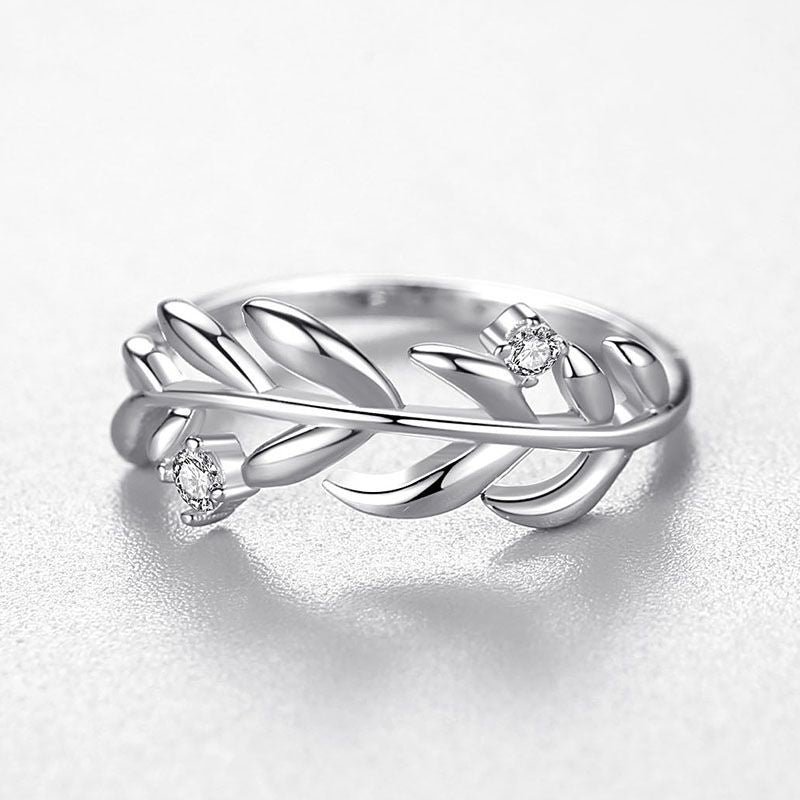 Silver Laurel Leaf Ring – Nature-Inspired