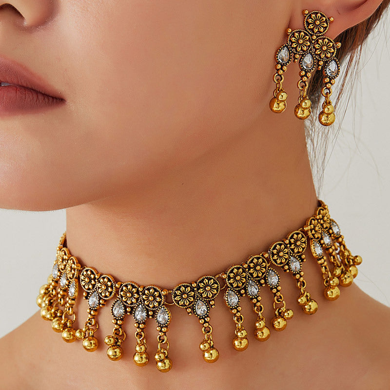 Vintage Gold Jewerly Set with stone