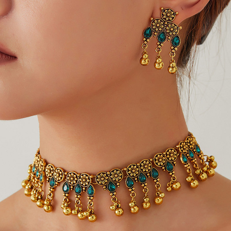 Vintage Gold Jewerly Set with stone