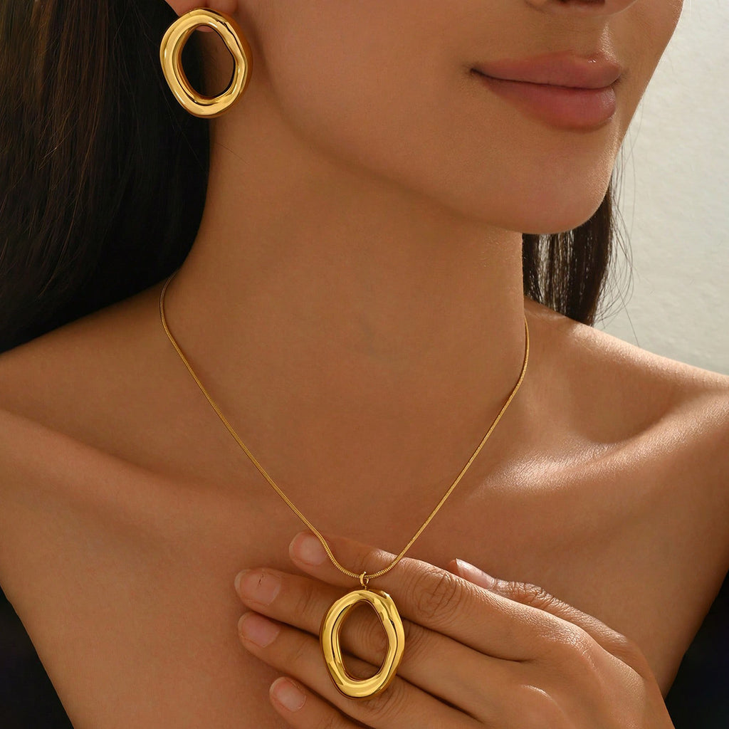 Sculptural Oval Pendant Necklace & Matching Stud Earrings
