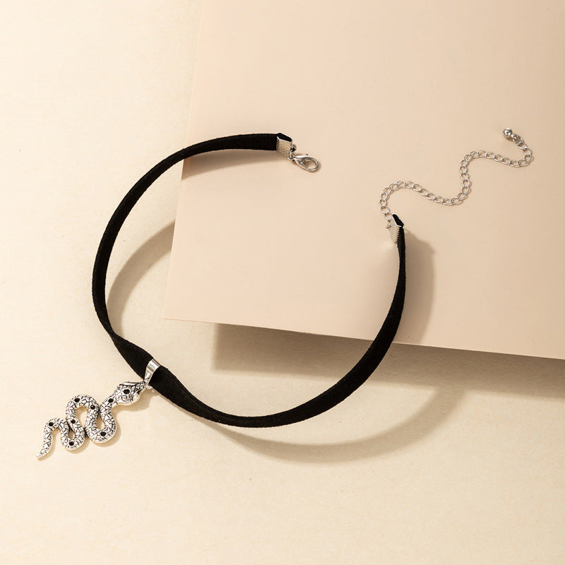 Gothic Snake Pendant Velvet Choker Necklace