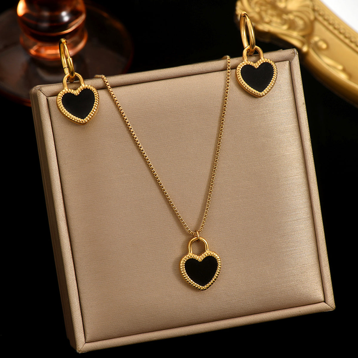 Heart Pendant Necklace & Earring Set with Classic Contrast Design