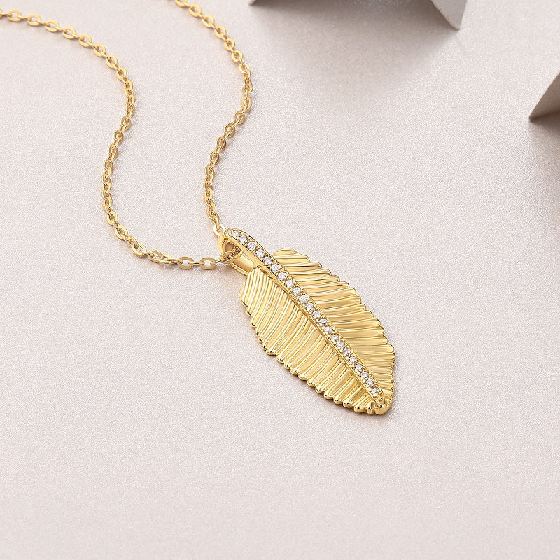 Fallen Leaves Starlight Necklace – Gold Leaf Pendant with Moissanite Accents