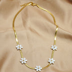 Floral Accent Necklace with Delicate Chain Design