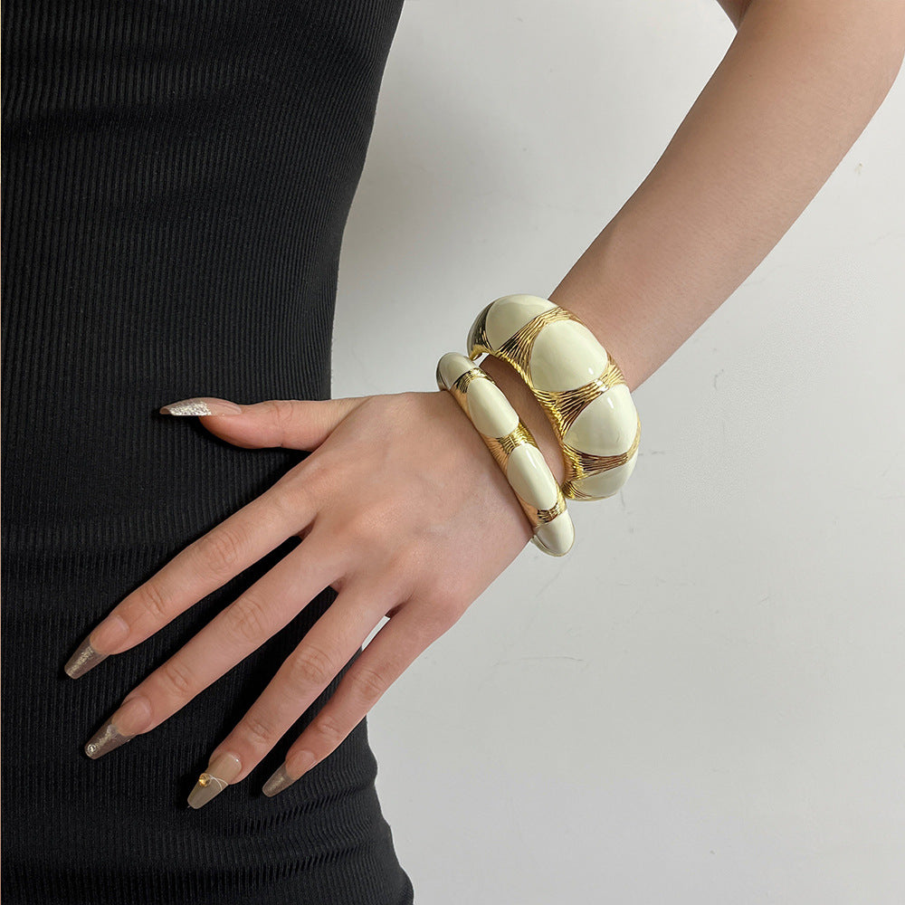 Oval Accent Cuff Bracelet with Bold Modern Contrast