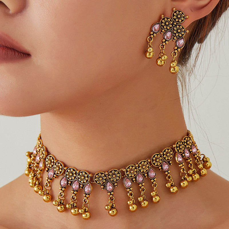 Vintage Gold Jewerly Set with stone