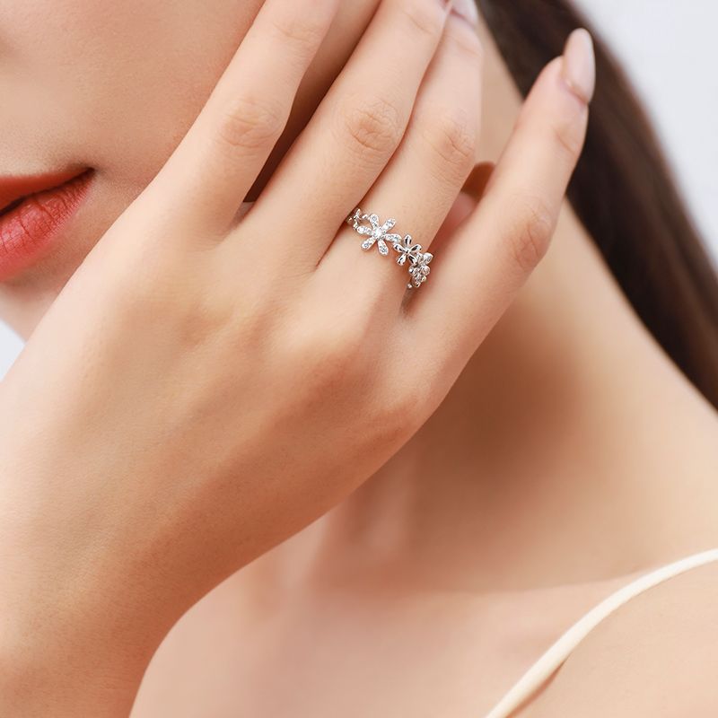 Blossom Vine Ring – Silver Floral CZ Band