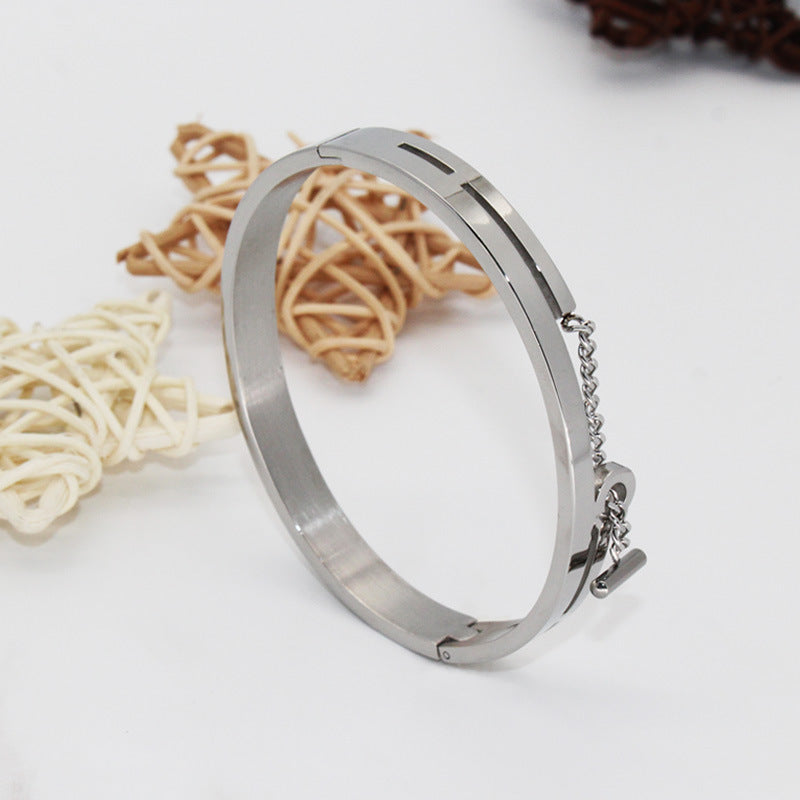 Chain-Detail Bangle Bracelet with Structured Lock Design