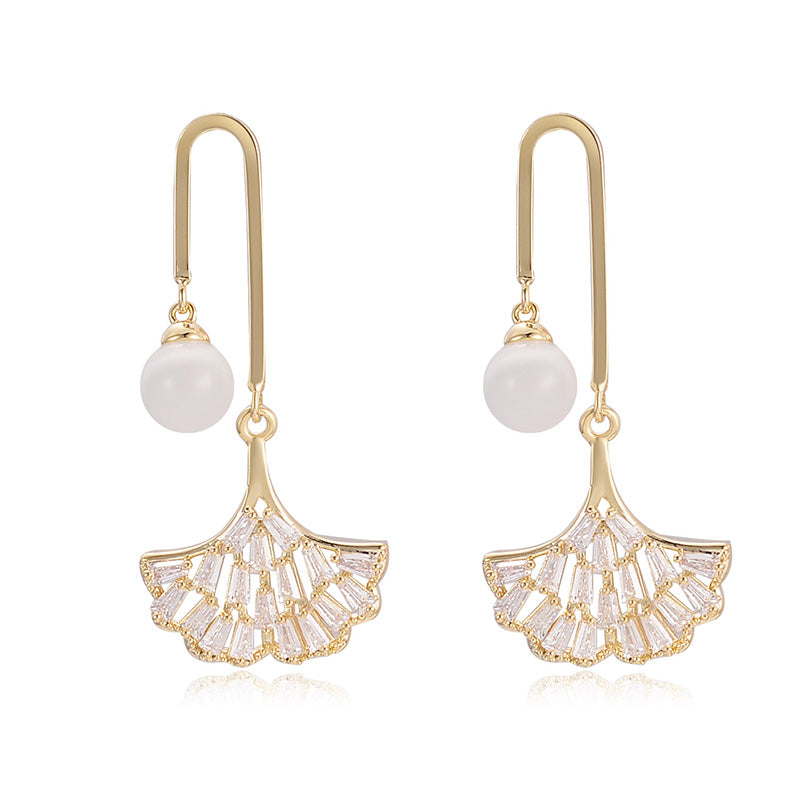 Fan-Shaped Crystal Drop Earrings – Elegant Pearl Accent Design