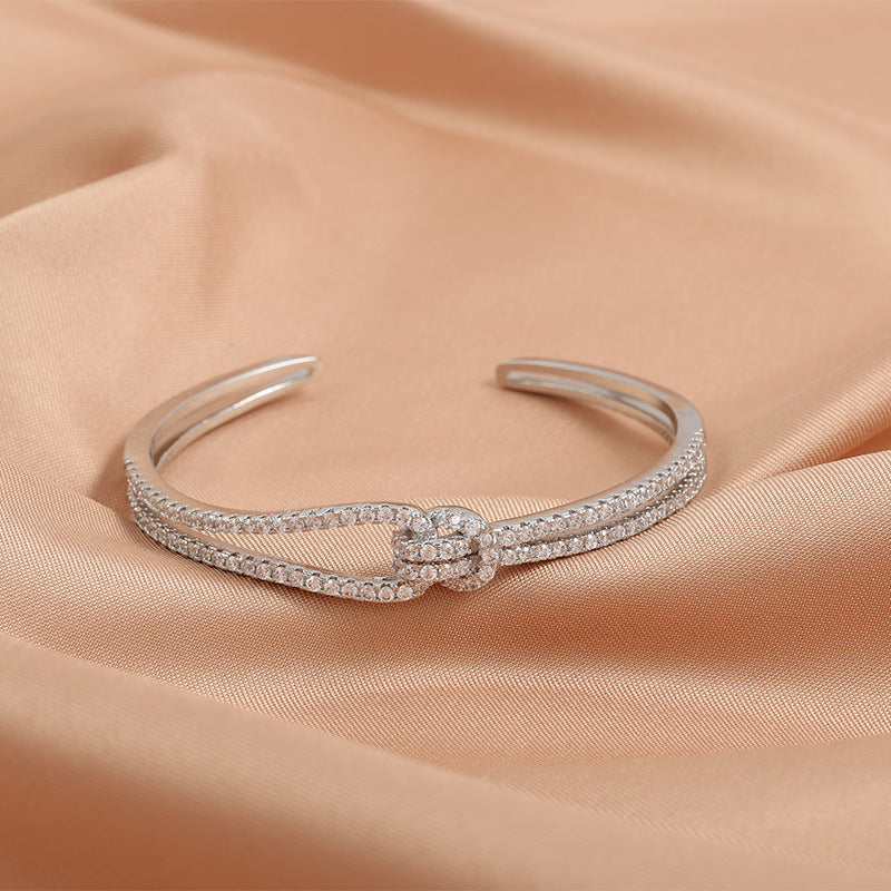 Coordinated Bracelet and Ring Set with Elegant Linked Design