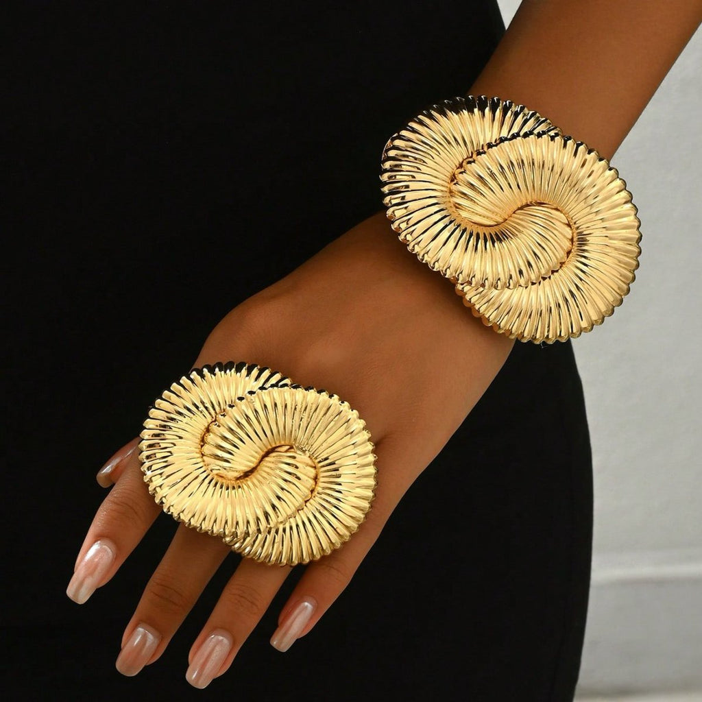 Sculptural Spiral Cuff jewelry set with Radiant Texture