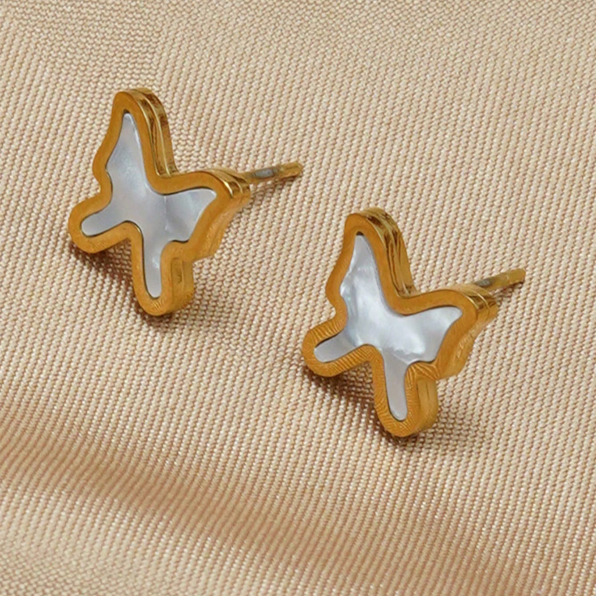 Butterfly & Heart Jewelry Set with Delicate Chain