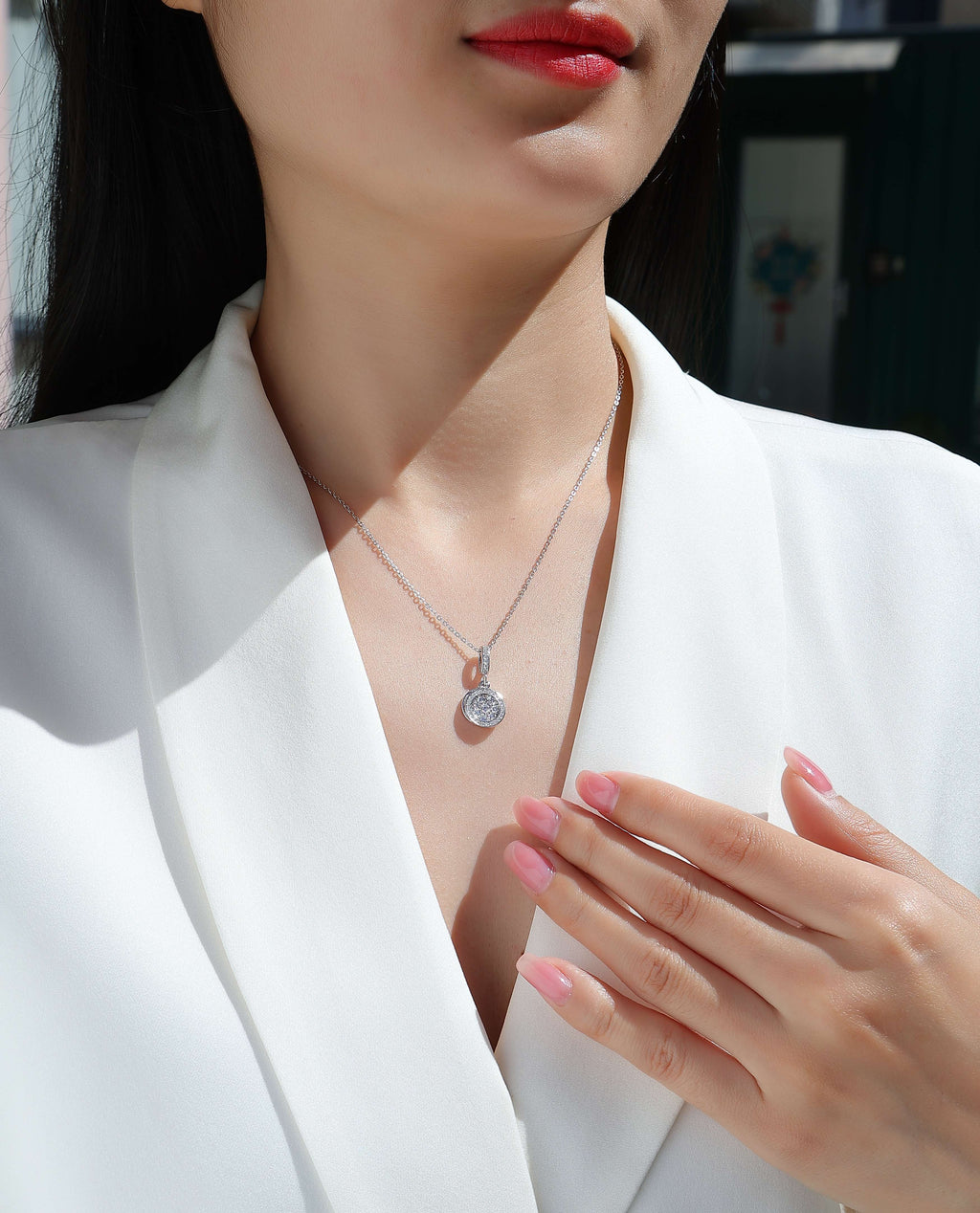 Round Cluster Crystal Pendant Necklace