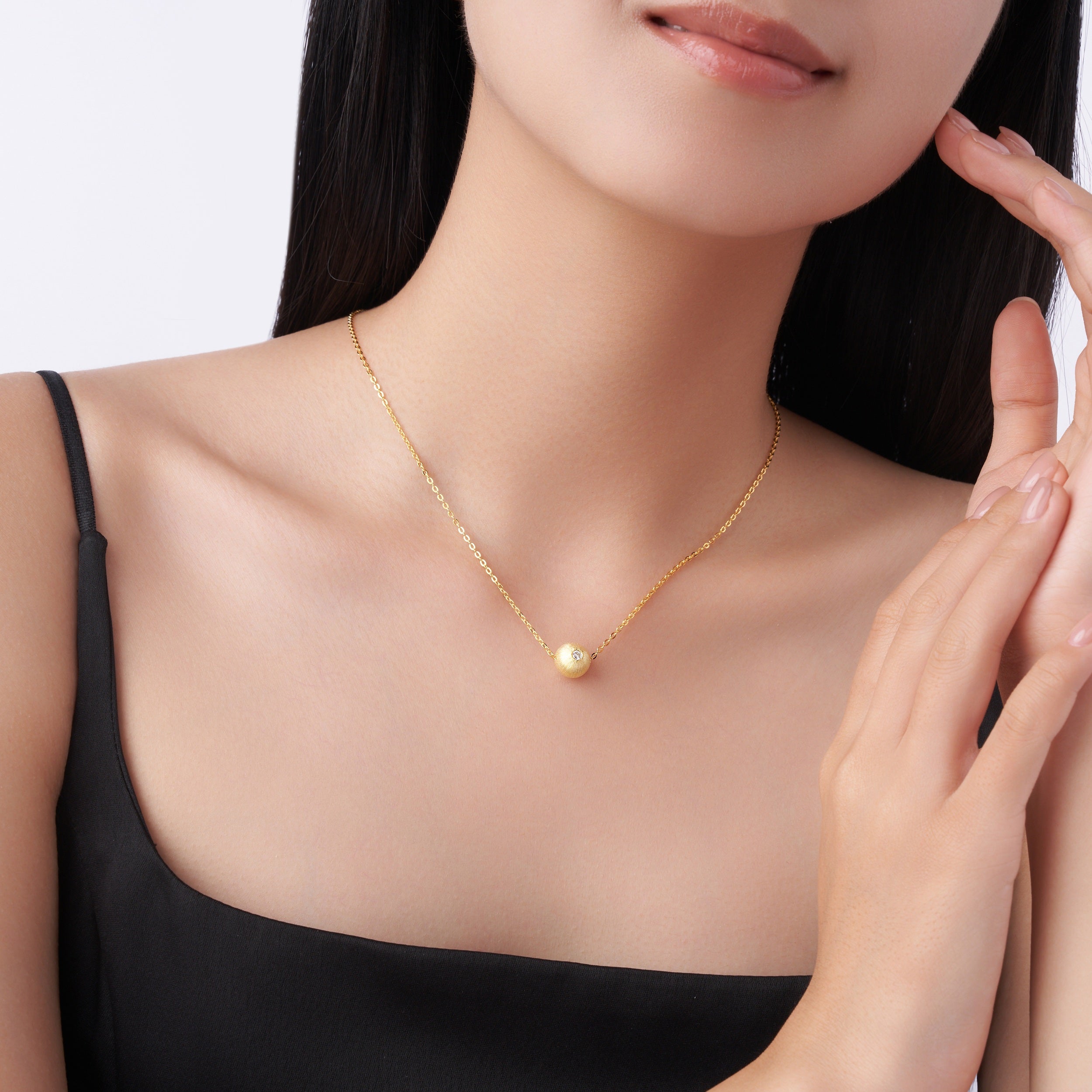 Elegant Necklace with Brushed Pendant & Sparkling Gemstone