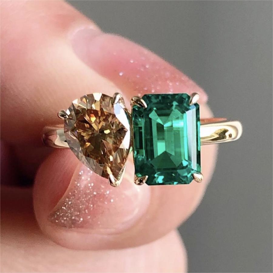 Toi et Moi Gemstone Ring – Emerald & Pear Cut Statement Band
