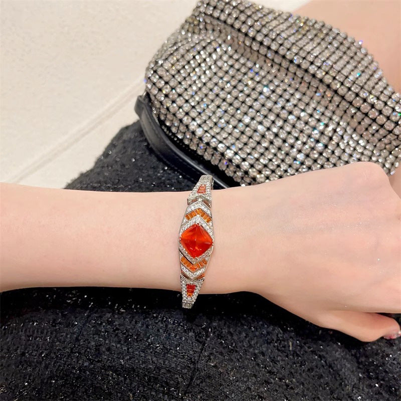 Geometric Stone Accent Bracelet with Vintage-Inspired Design