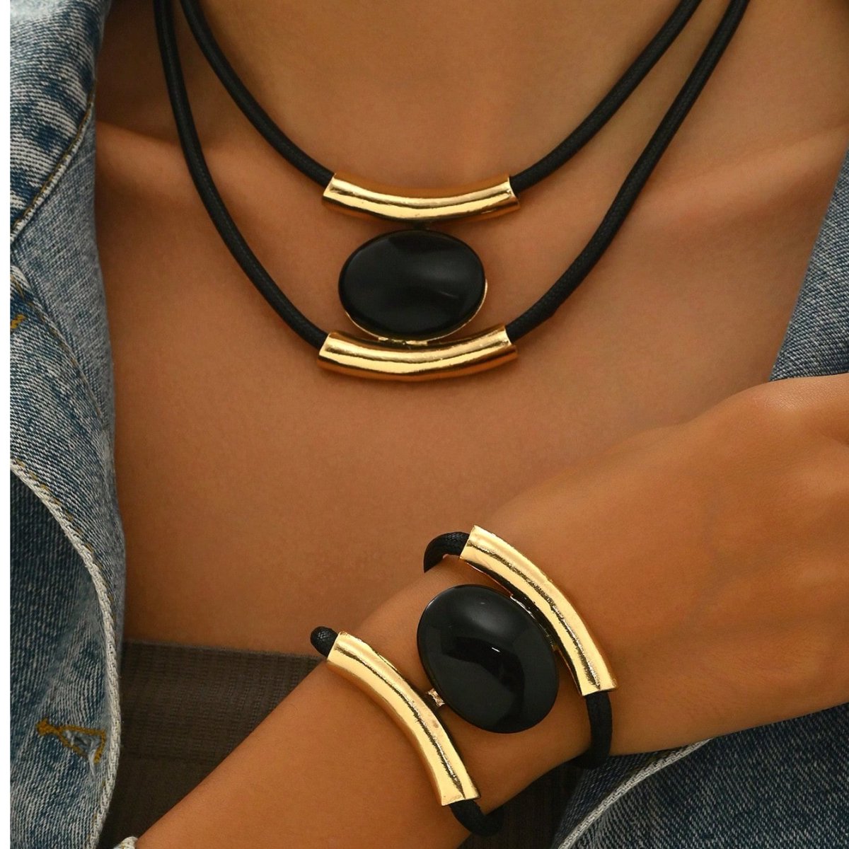 Modern Collar jewelry Set with Sculptural Accents